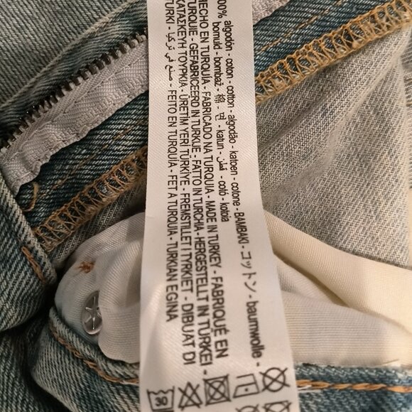 Bershka NWT Frayed Hem Light Blue Jeans 100% Cotton Size 4 - Picture 8 of 8